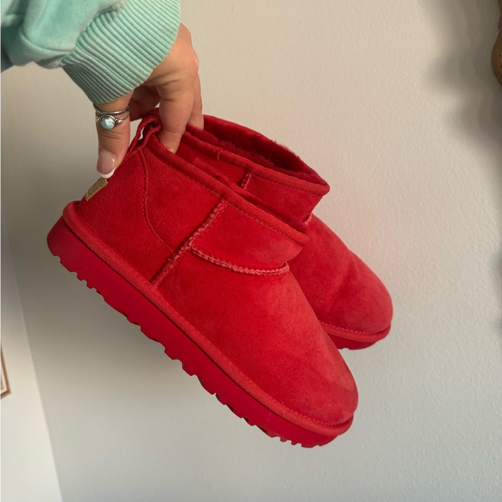 UGG ultra mini boots women’s size 7 red